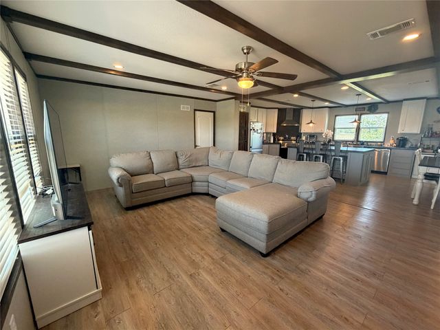 516 Glendale Drive, Godley, TX 76044