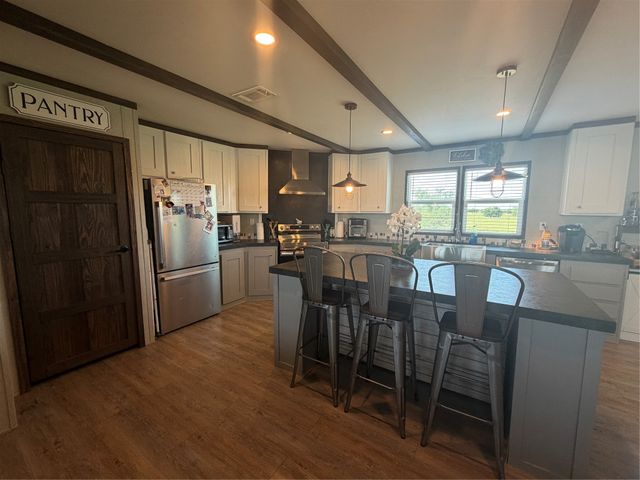 516 Glendale Drive, Godley, TX 76044