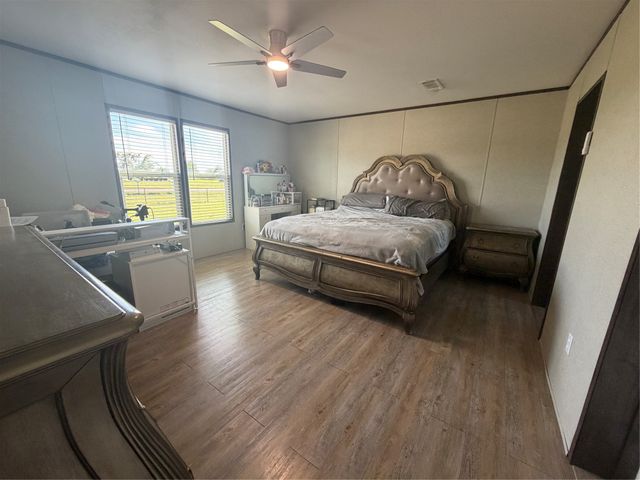 516 Glendale Drive, Godley, TX 76044