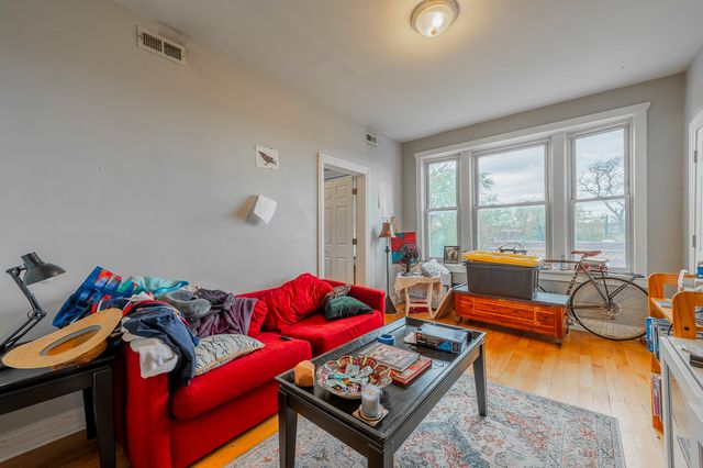 3025 W Diversey Avenue 3, Chicago, IL 60647