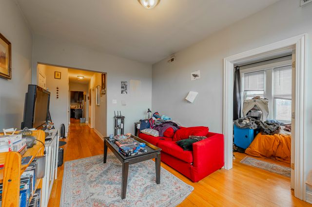 3025 W Diversey Avenue 3, Chicago, IL 60647