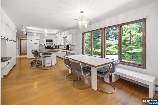 22 Angela Court, Woodcliff Lake, NJ 07677