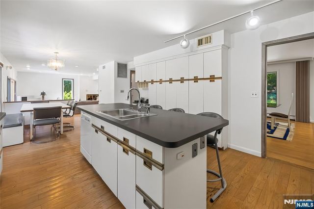 22 Angela Court, Woodcliff Lake, NJ 07677