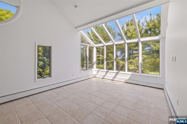 22 Angela Court, Woodcliff Lake, NJ 07677