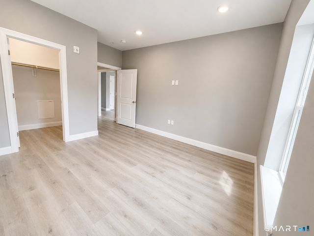 301 Bridgeport Avenue 101, Shelton, CT 06484