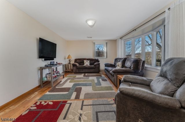 224 Bellis Rd, Holland Twp., NJ 08848