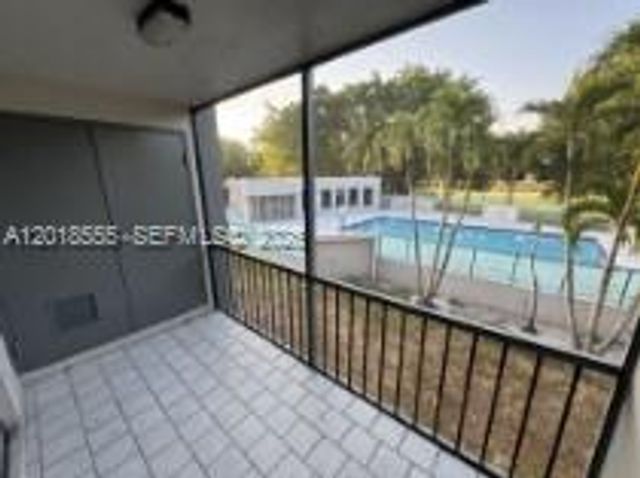 8445 Springtree Dr 207A, Sunrise, FL 33351