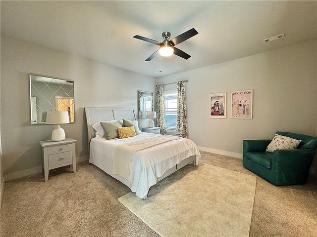 915 NE Heights Lane, Bentonville, AR 72712