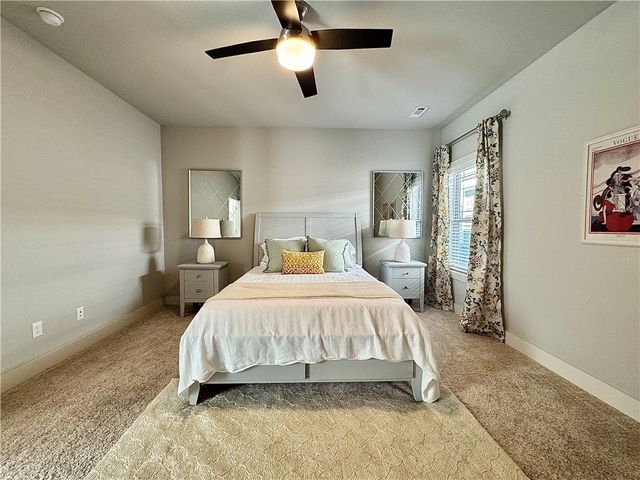 915 NE Heights Lane, Bentonville, AR 72712