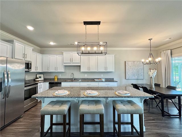 915 NE Heights Lane, Bentonville, AR 72712