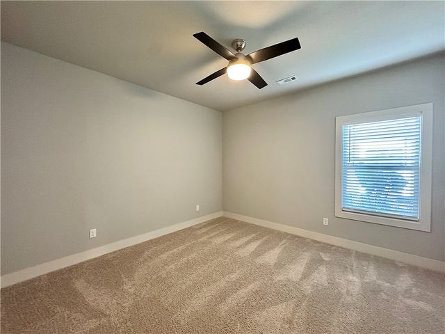 915 NE Heights Lane, Bentonville, AR 72712