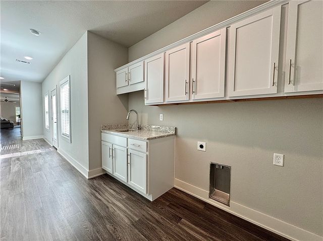 915 NE Heights Lane, Bentonville, AR 72712
