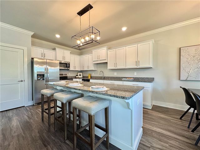 915 NE Heights Lane, Bentonville, AR 72712