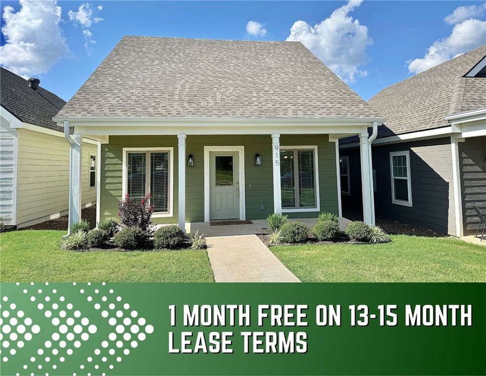 915 NE Heights Lane, Bentonville, AR 72712