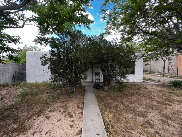 410 59th Street NW, Albuquerque, NM 87105