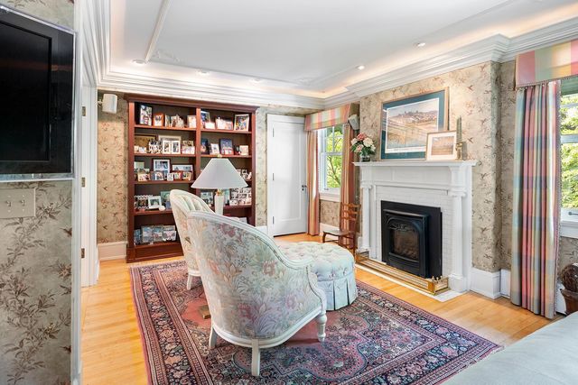 670 Goodrich Avenue, Saint Paul, MN 55105