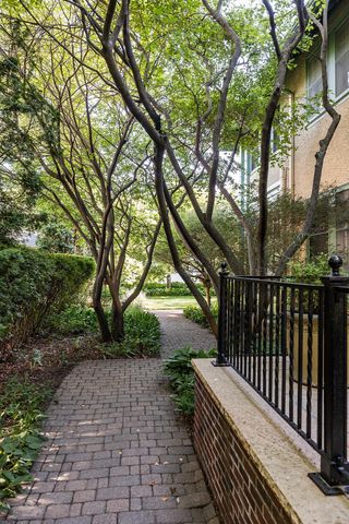 670 Goodrich Avenue, Saint Paul, MN 55105