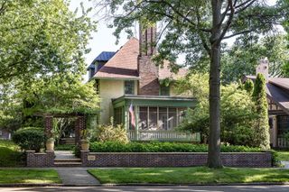 670 Goodrich Avenue, Saint Paul, MN 55105