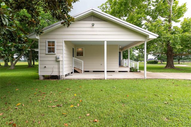 2710 County Road 2274, Cleveland, TX 77327