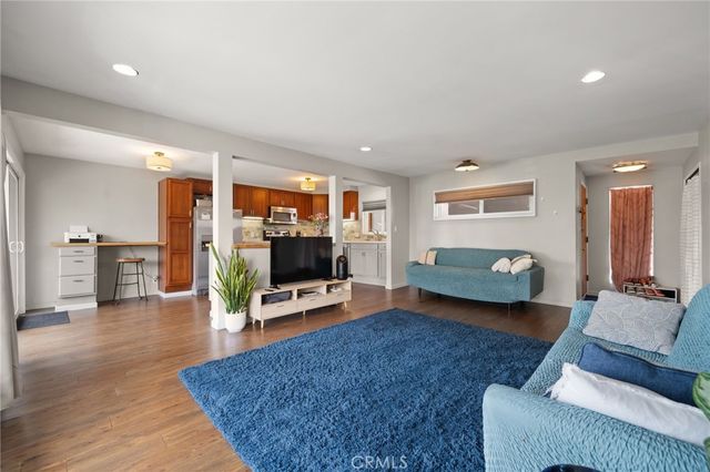 3819 East Livingston Drive 9, Long Beach, CA 90803