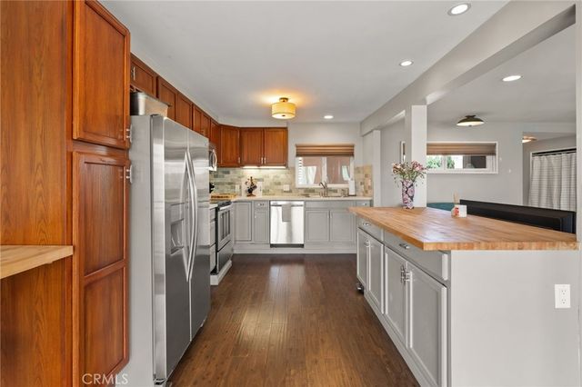 3819 East Livingston Drive 9, Long Beach, CA 90803