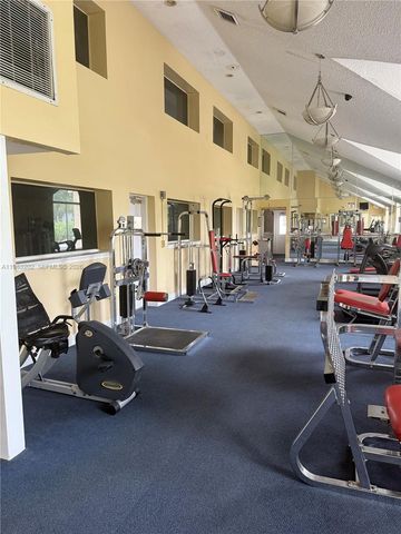 3310 N Pinewalk Dr N 1833, Margate, FL 33063