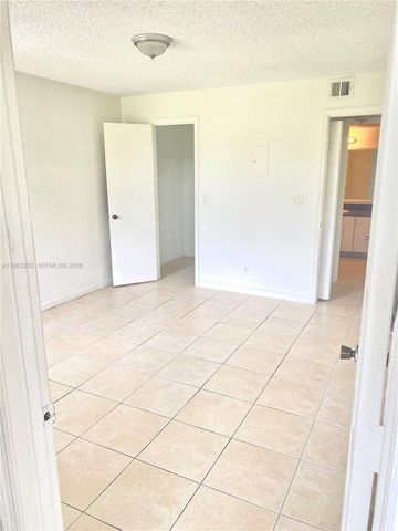 3310 N Pinewalk Dr N 1833, Margate, FL 33063