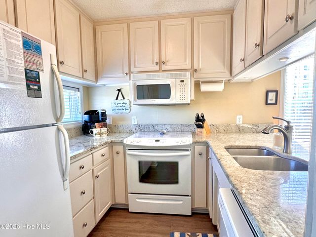 8801 Reed Drive 208n, Emerald Isle, NC 28594