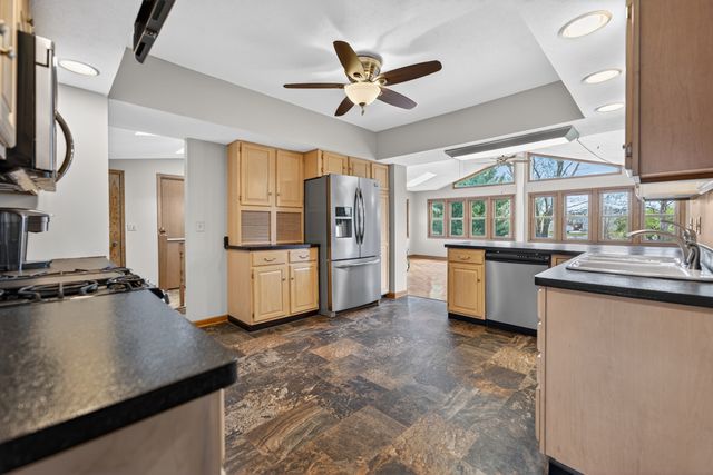 629 E Lincoln Avenue, Belvidere, IL 61008