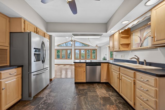 629 E Lincoln Avenue, Belvidere, IL 61008