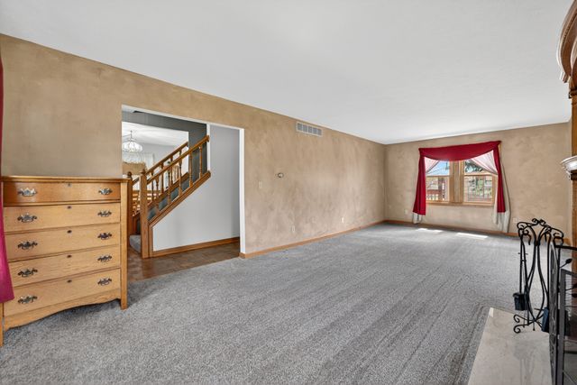 629 E Lincoln Avenue, Belvidere, IL 61008