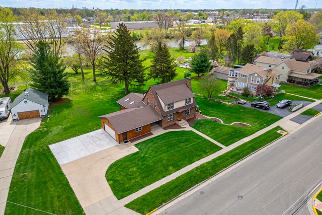 629 E Lincoln Avenue, Belvidere, IL 61008