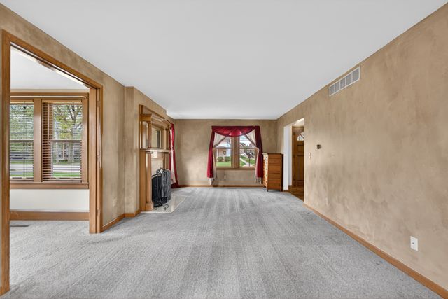 629 E Lincoln Avenue, Belvidere, IL 61008