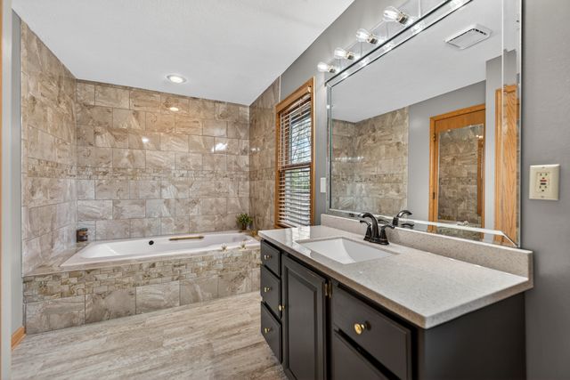 629 E Lincoln Avenue, Belvidere, IL 61008