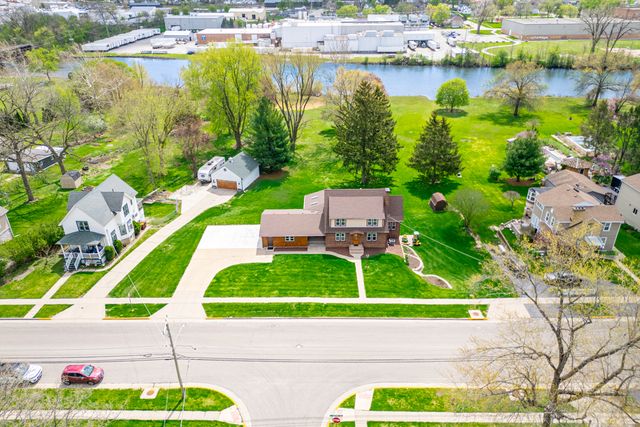 629 E Lincoln Avenue, Belvidere, IL 61008