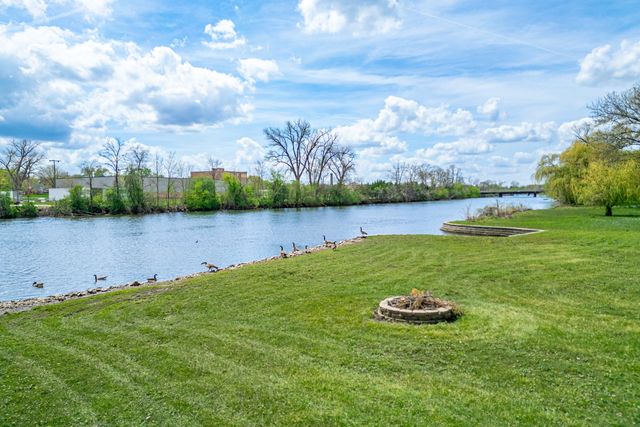 629 E Lincoln Avenue, Belvidere, IL 61008