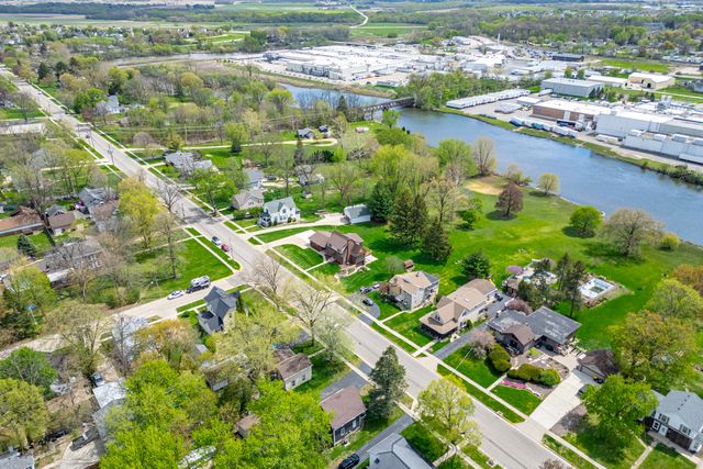 629 E Lincoln Avenue, Belvidere, IL 61008