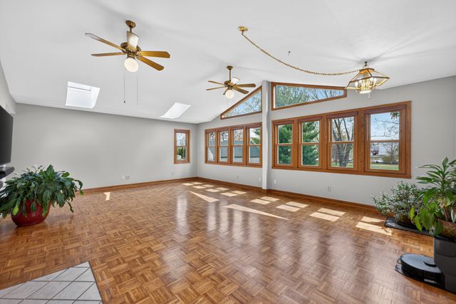 629 E Lincoln Avenue, Belvidere, IL 61008