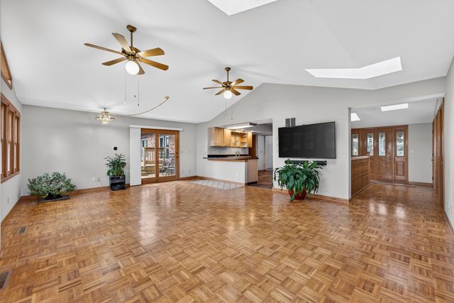629 E Lincoln Avenue, Belvidere, IL 61008