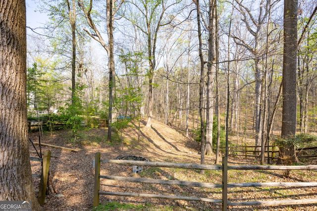 2093 Halfmoon Bluff NW, Kennesaw, GA 30152