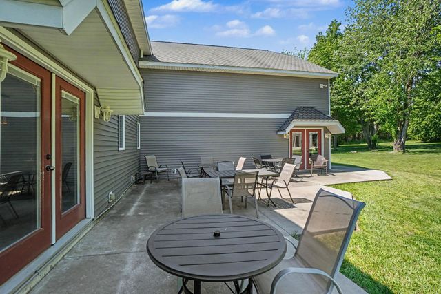 1662 66th Street, Fennville, MI 49408