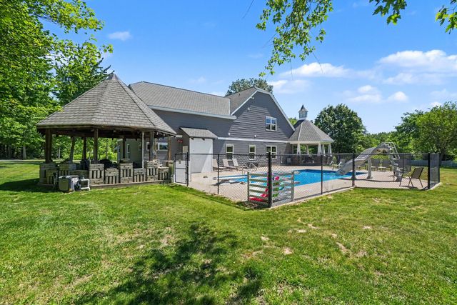 1662 66th Street, Fennville, MI 49408
