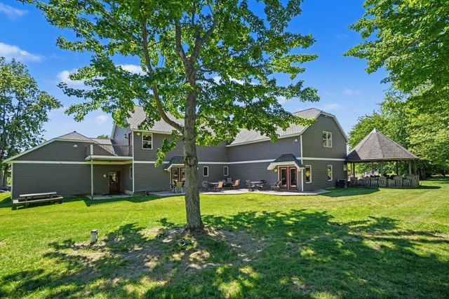 1662 66th Street, Fennville, MI 49408