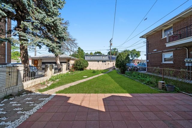 6040 W 79TH Street, Burbank, IL 60459