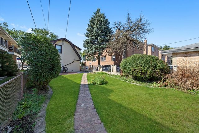 6040 W 79TH Street, Burbank, IL 60459