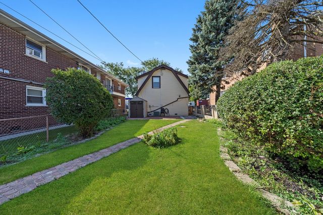 6040 W 79TH Street, Burbank, IL 60459