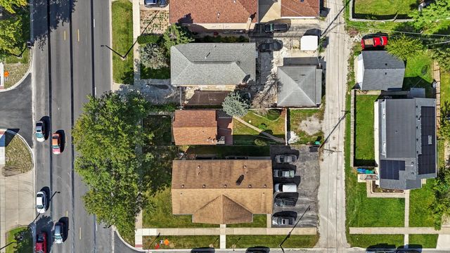 6040 W 79TH Street, Burbank, IL 60459