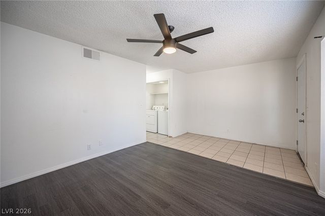 870 Stainglass Lane, Las Vegas, NV 89110