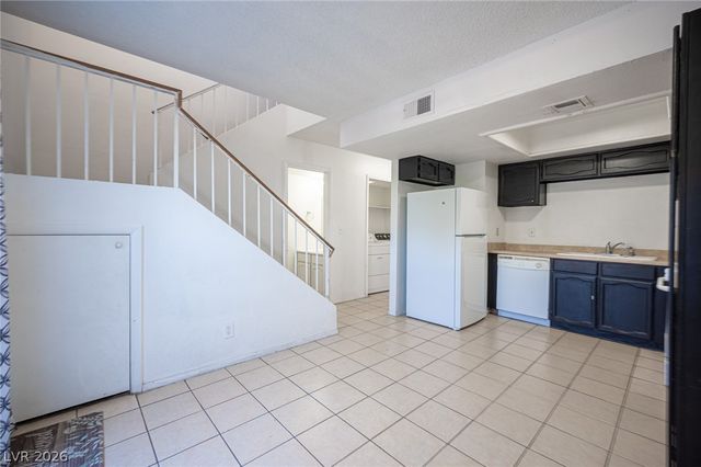 870 Stainglass Lane, Las Vegas, NV 89110