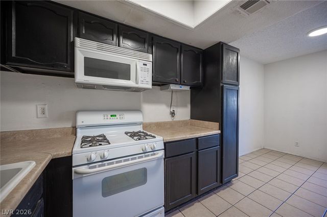 870 Stainglass Lane, Las Vegas, NV 89110